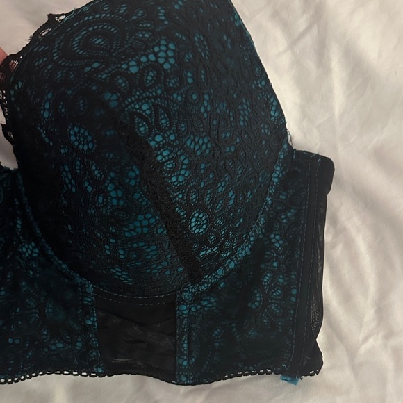 NWOT Elegant Black and Teal Lace Bralette w/ Lace-up accent designs 🌙 🌙 - Picture 4 of 7